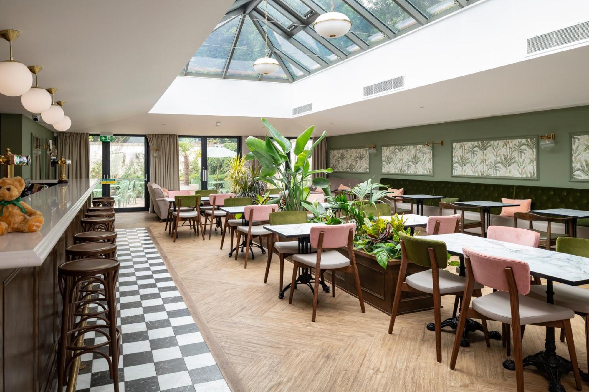 Lydiard Park Hotel & Conference Centre Суиндон Экстерьер фото